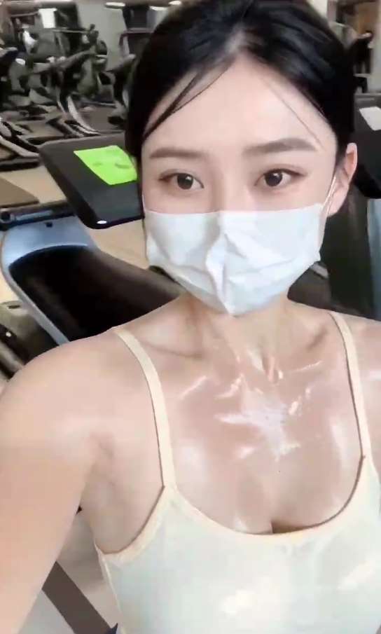 图片[2]-AI口罩美女健身写真教学，不用MJ，不用哩布，不用任何会员，纯屌丝玩法-问小徐资源库